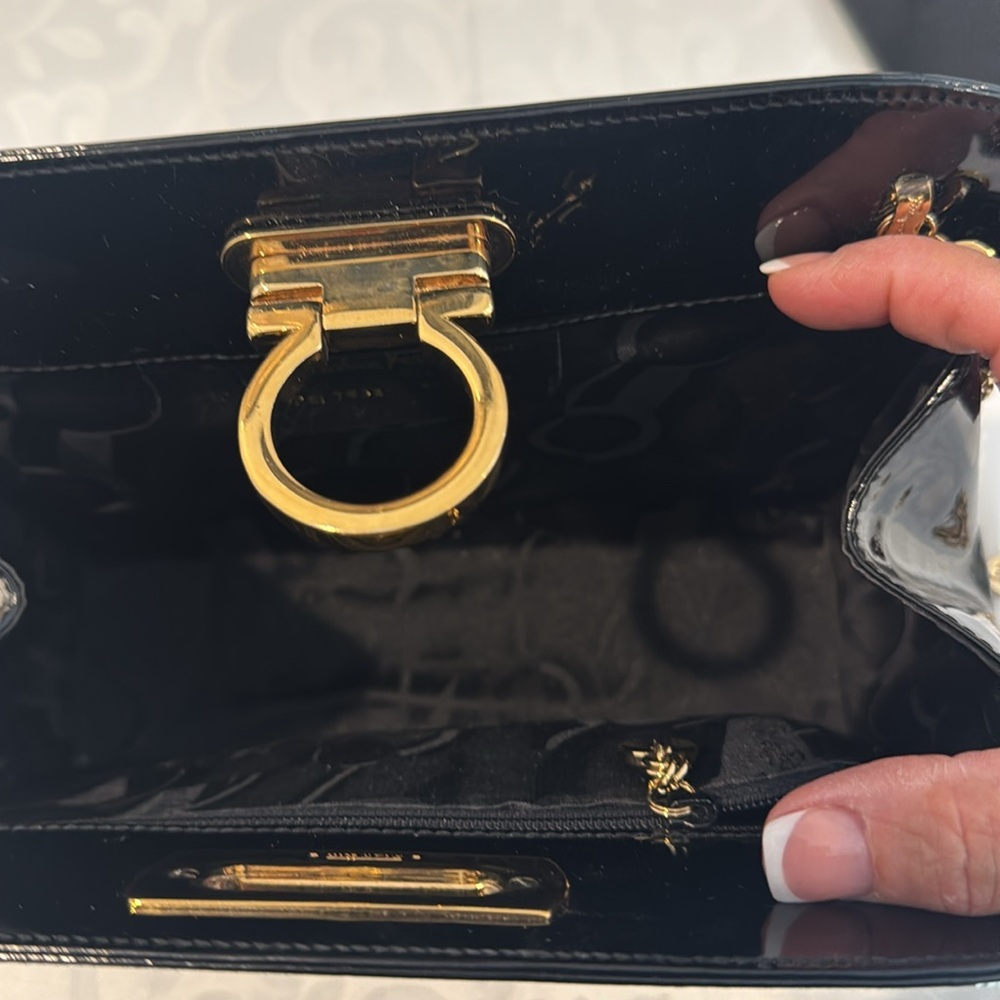 Salvatore Ferragamo Black Patent Leather Gold Chain Shoulder Bag - Picture 8 of 13